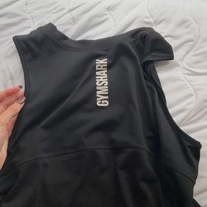 black GYMSHARK tank